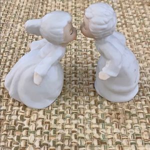Vintage Parma Kissing Angels